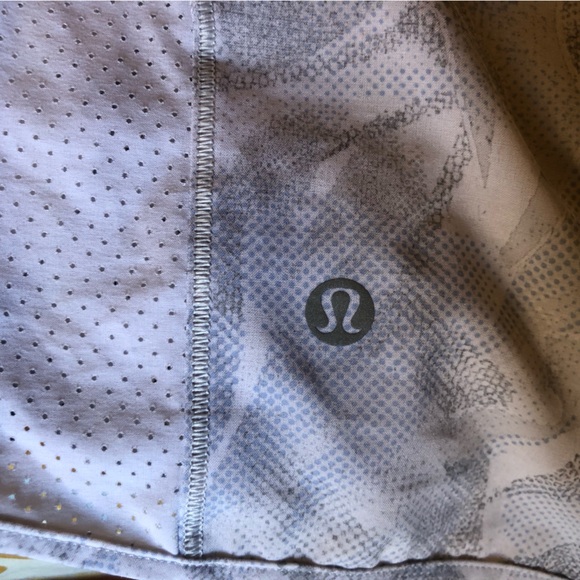 Perfect condition Lululemon speed up short - Picture 3 of 7